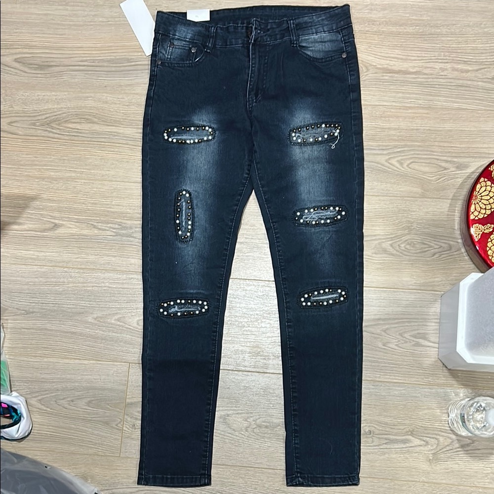 Women’s Black Distressed Jeans